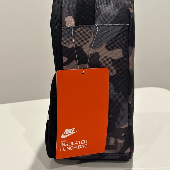 Nike Insulated Lunch Box - Picture 3 of 6